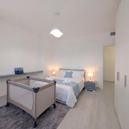 -5min Dal Mare- Ac Wifi 4 Posti Letto Διαμέρισμα