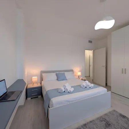 -5min Dal Mare- Ac Wifi 4 Posti Letto Διαμέρισμα